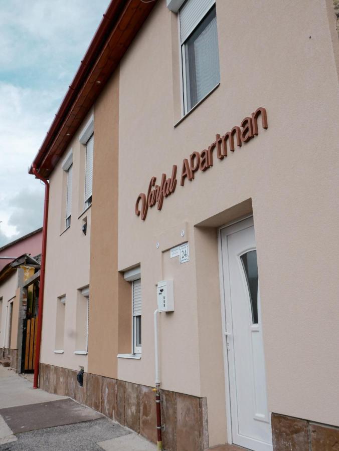 Varfal Apartman Eger Luaran gambar