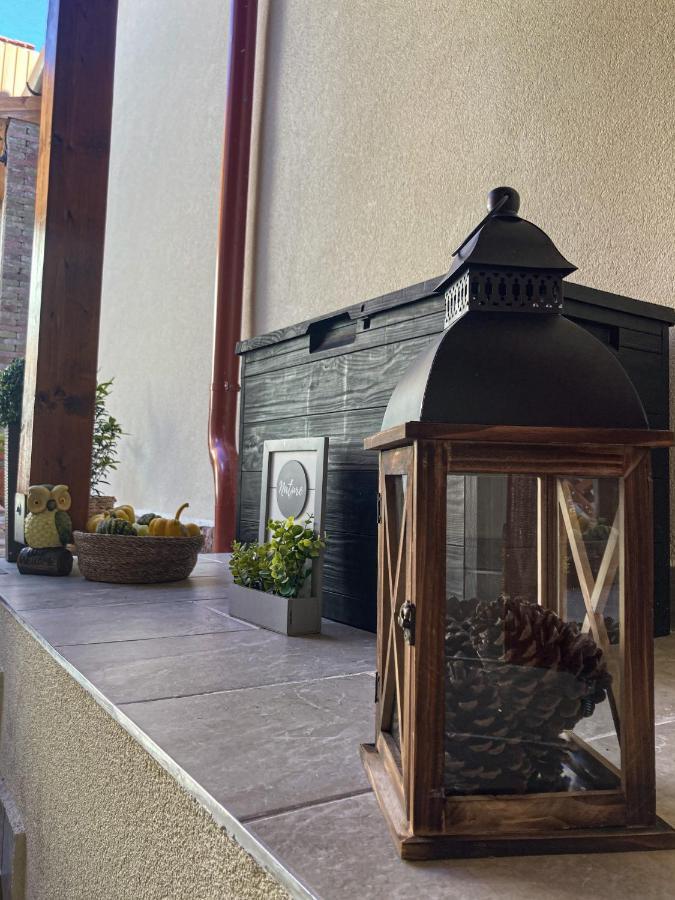 Varfal Apartman Eger Luaran gambar