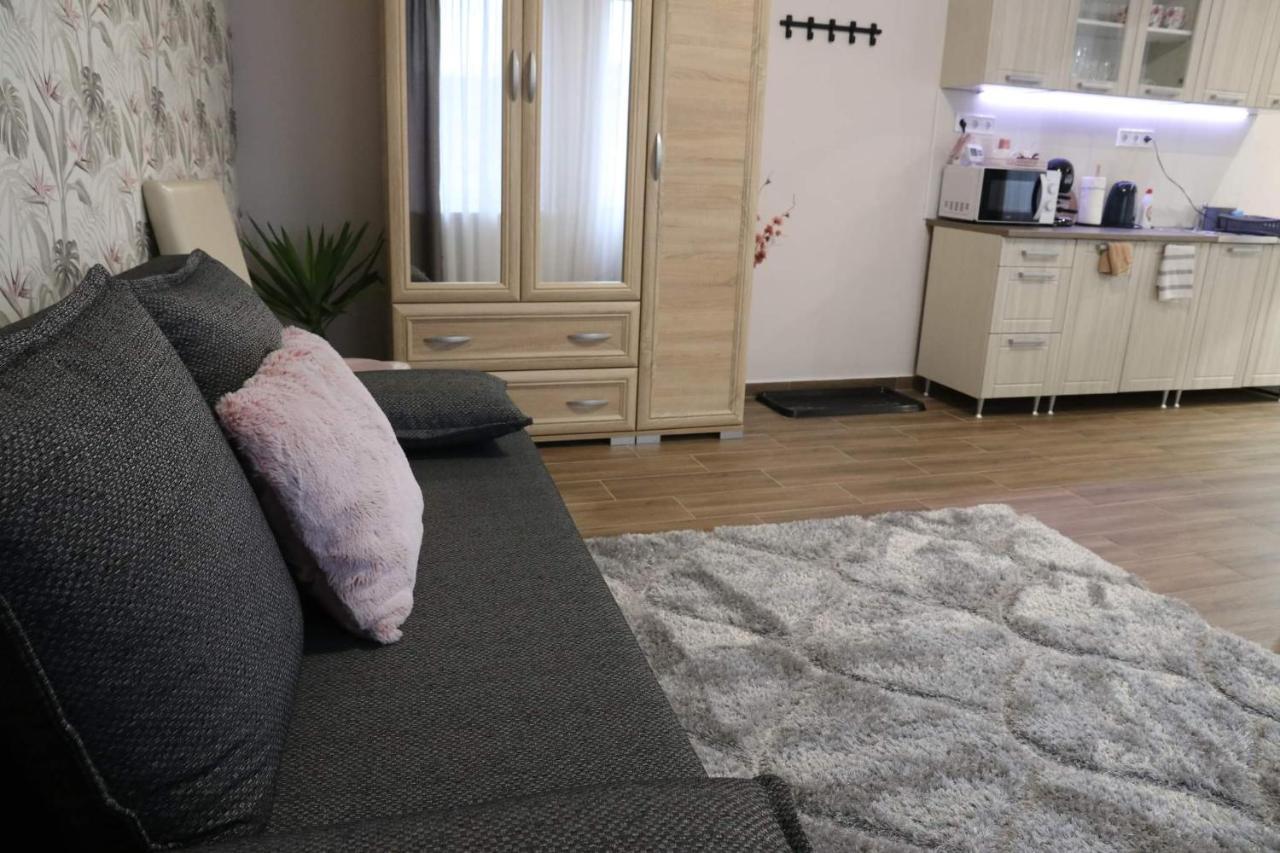 Varfal Apartman Eger Luaran gambar