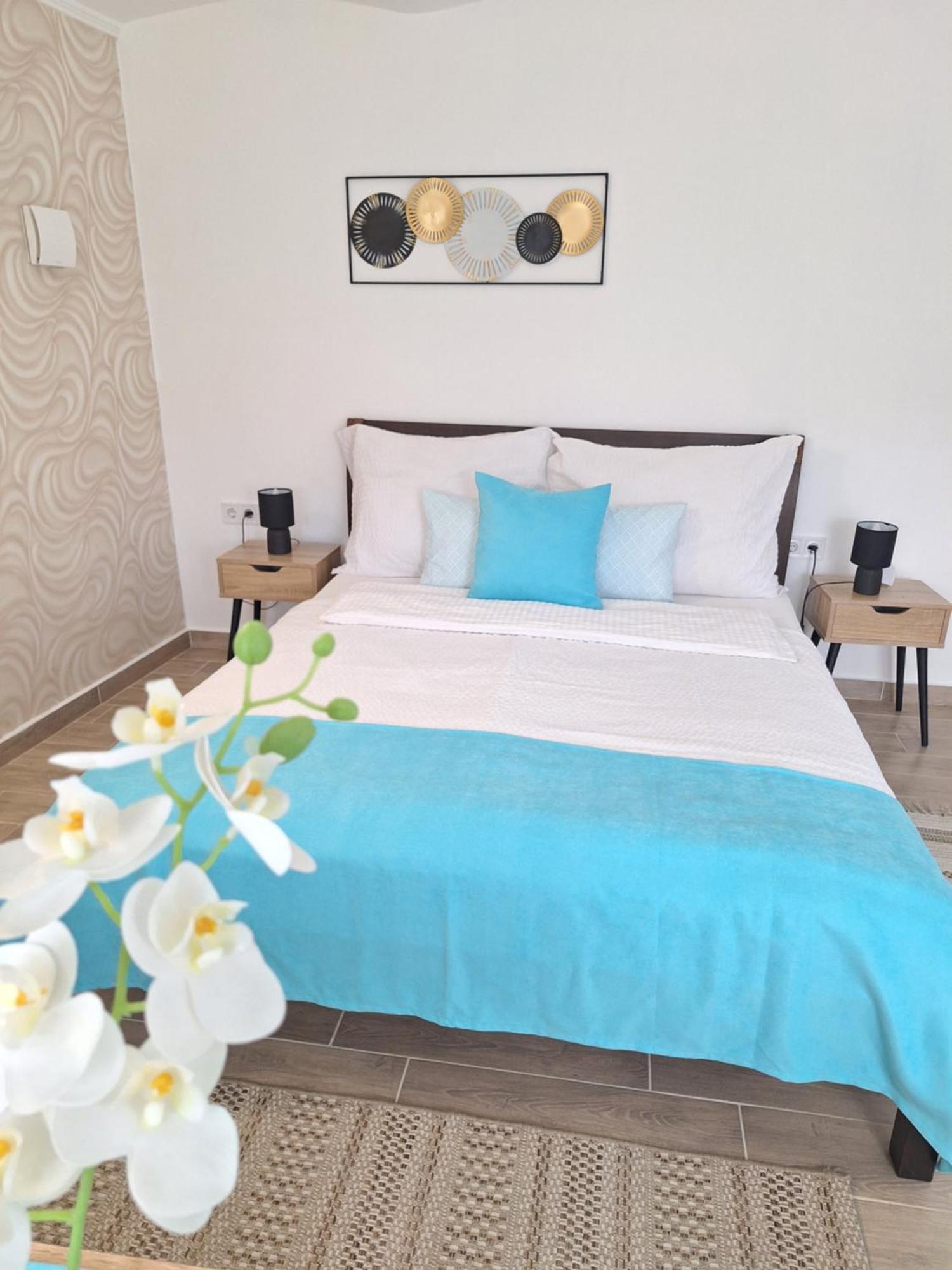 Varfal Apartman Eger Luaran gambar